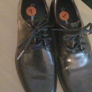 Men's size 7 Calvin Clein dress shoe